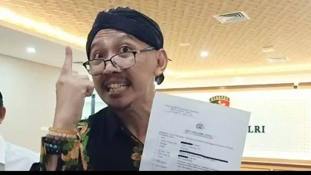 Bawa Ransel Berisikan Pakaian saat Diperiksa Polisi, Abu Janda: Saya Siap Ditahan