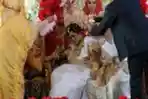 Akad Nikah dan Resepsi Pendangdut Evi Masamba