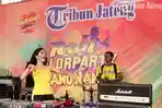 VIDEO Penampilan DJ Cantik Goyang Peserta Run Colorparty NanoNano