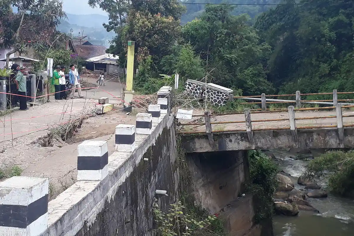 Tanggul Jebol dan Jembatan Rusak, Bupati: Perbaikannya Harus Selesai Tahun Ini