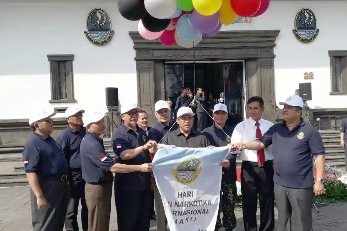 Antisipasi Narkoba, Ahmad Heryawan Minta Guru dan Orang Tua Layani Curhat Anak Saat Galau