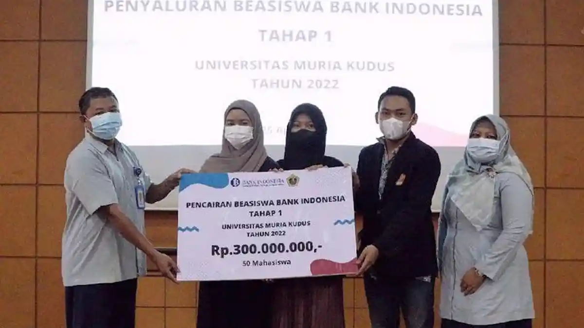 50 Mahasiswa UMK Kudus Mendapat Beasiswa Senilai Rp 300 juta