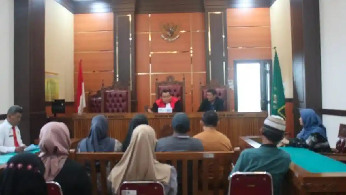 Belasan Orang Jalani Sidang Tipiring di PN Padang, Ada yang Didenda hingga Rp250 Ribu
