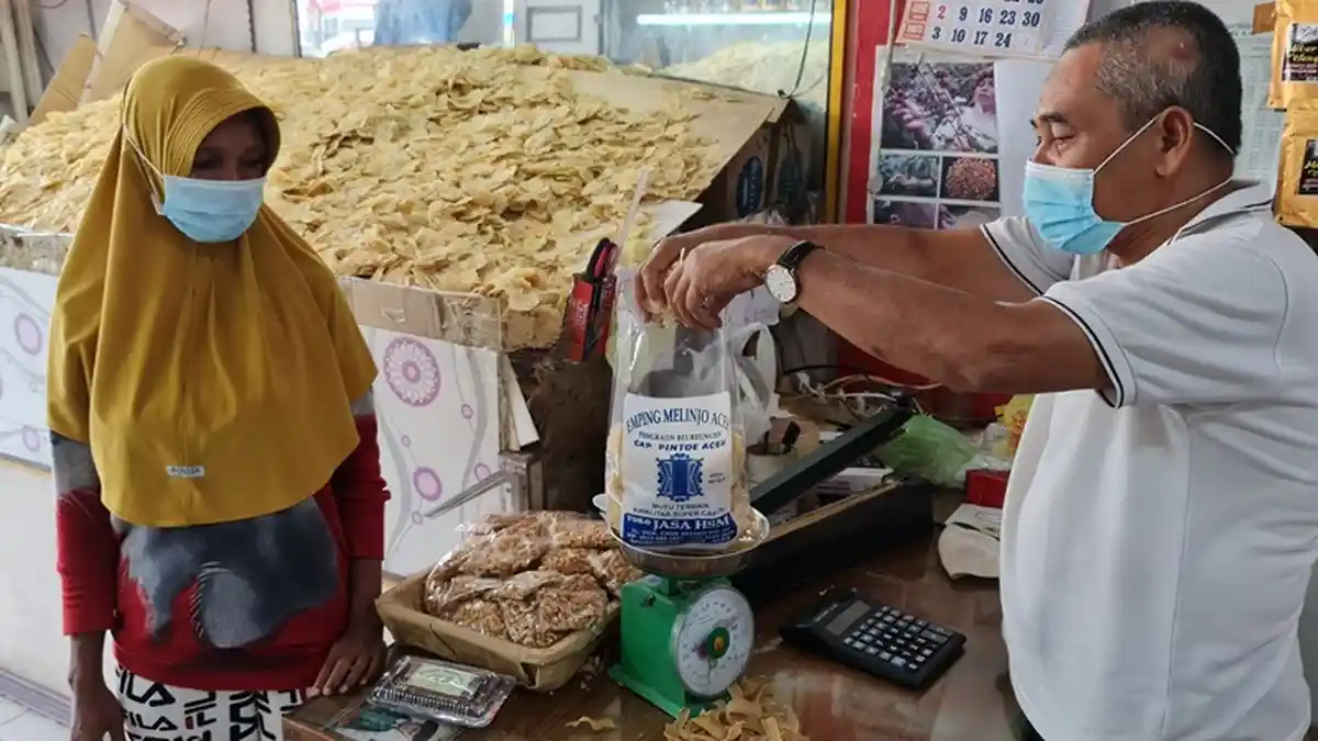 Harga Emping Melinjo di Pidie Melonjak Selama Ramadhan 1442 Hijriah 