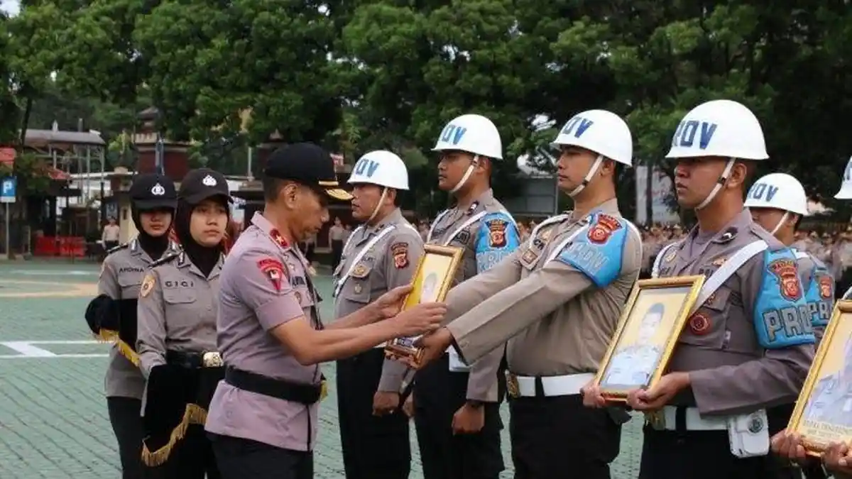 Coreng HUT Bhayangkara, Anggota Polisi Dipecat Secara Tidak Hormat Karena Selingkuh