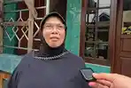 Dewi-Ani-tetangga-Nuryati-korban-kecelakaan-kereta-di-Stasiun-Bekasi-Timur.jpg