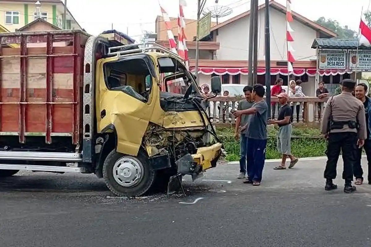 Kecelakaan Beruntun Terjadi di Jalur Parakan-Kertek Wonosobo, 3 Orang Dilarikan Rumah Sakit