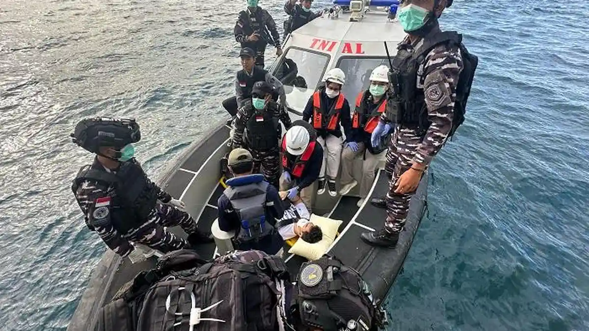 Aksi Heroik Tim Lantamal X Selamatkan ABK Asing yang Terserang Stroke di Tengah Laut Jayapura