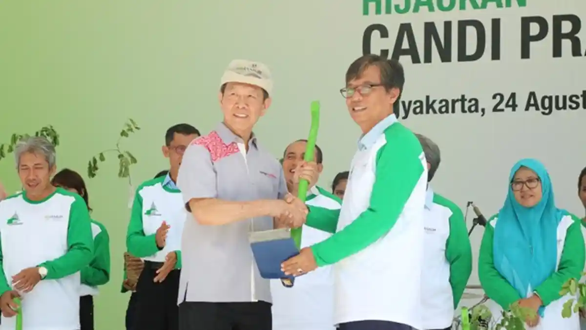 REALTIME NEWS : Djarum Foundation Hijaukan Candi Prambanan Melalui Trees For Life