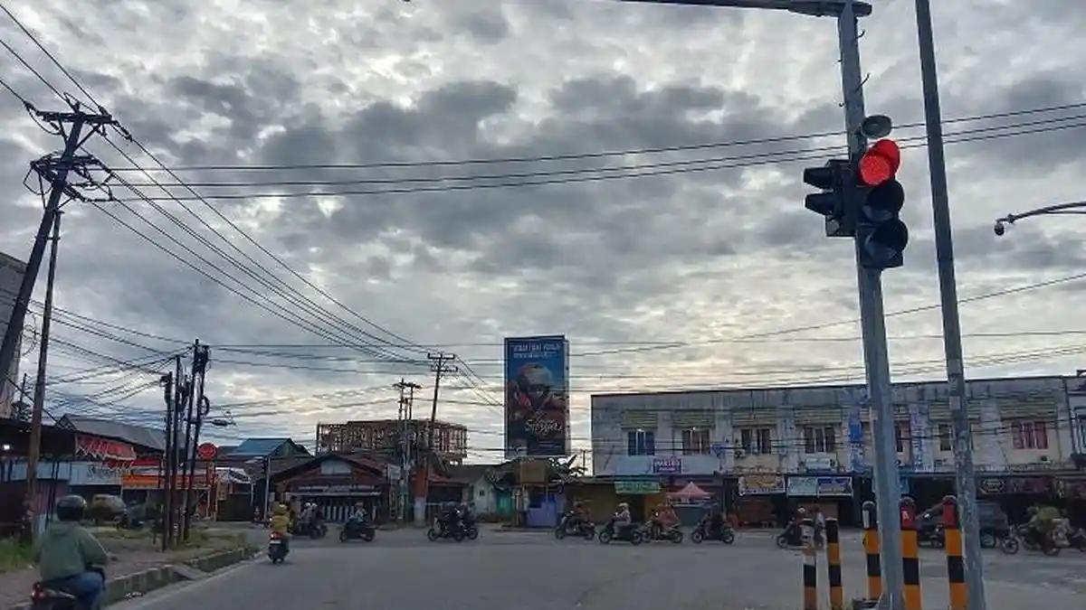 Perubahan Cuaca Mendadak di Mimika: BMKG Prediksi Hujan Ringan di 13 Distrik, Warga Diimbau Waspada
