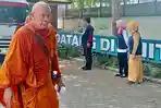Jalan Damai Bhikkhu Asia Tiba di Jombang, Bertemu Bupati Hingga Ziarah ke Makam Gus Dur