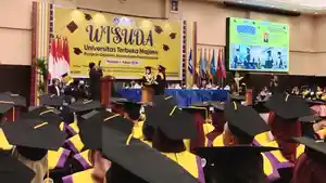 WISUDA-UT.jpg