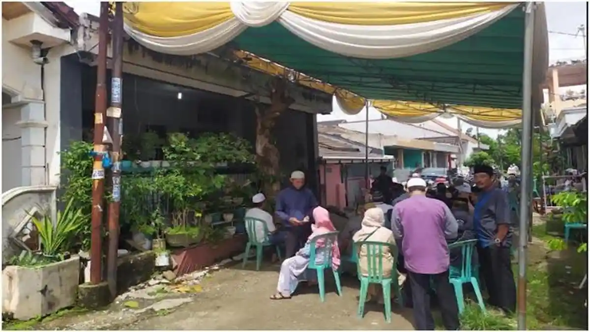 Pasutri Korban Kecelakaan Maut Simpang Dogan Palembang Dimakamkan di TPU Borang, Bayinya Kritis