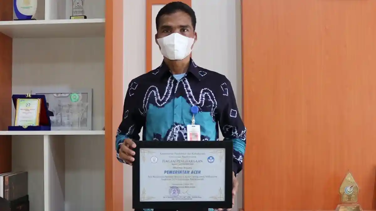 Unimal Lhokseumawe Beri Penghargaan Untuk Pemerintah Aceh