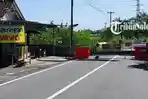 Dampak Ambrolnya Jembatan Kadirejo Klaten: Jalan Terputus, Warung Warga Sepi Pembeli 