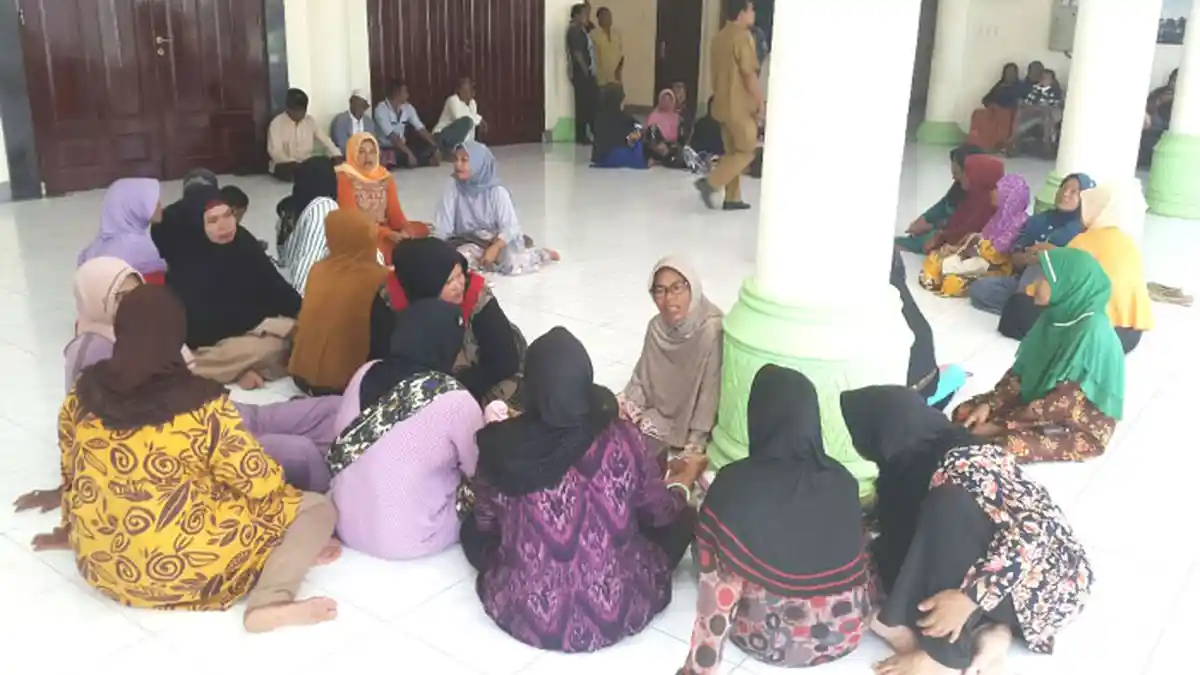Warga Eks Nelayan Makmur Bertemu Bupati