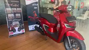 Tampilan-Motor-Honda-Stylo-160-tipe-CBS-Varian-Glam-Red.jpg