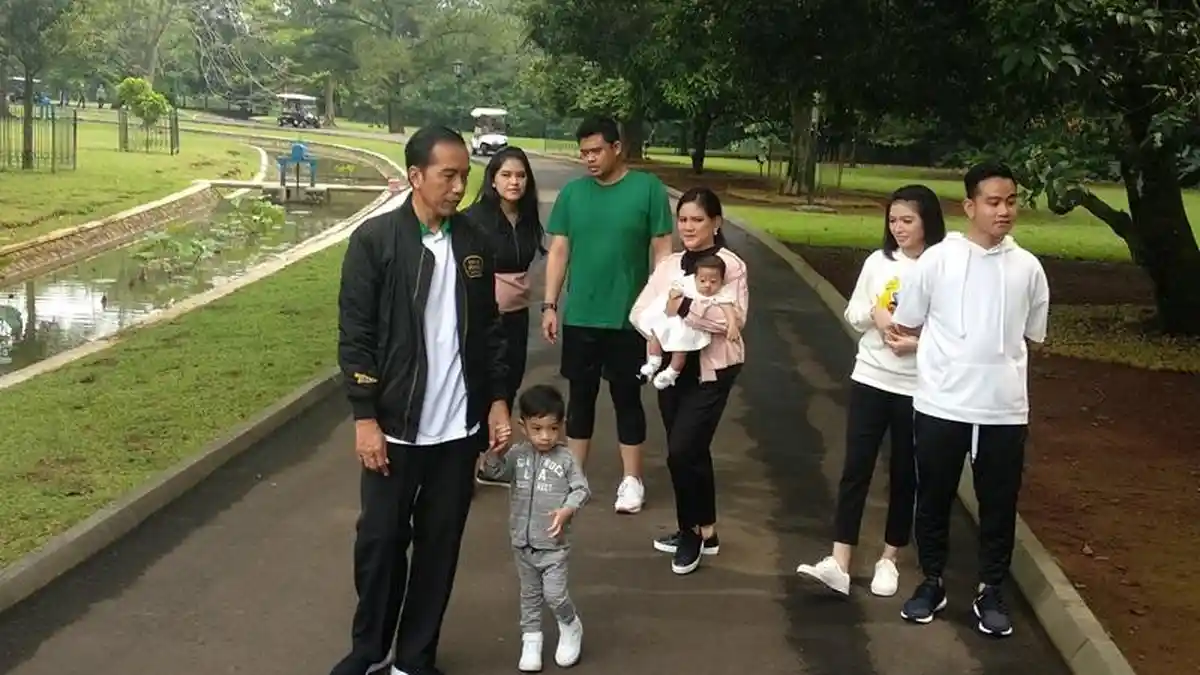 Jokowi dan Keluarga Sambut Tahun 2020 di Yogyakarta