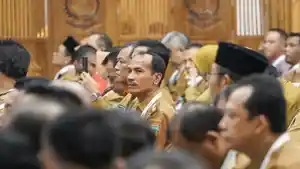 WAKIL-BUPATI-SOLOK-SELATAN-YULIAN-EFI-Wakikigatak.jpg