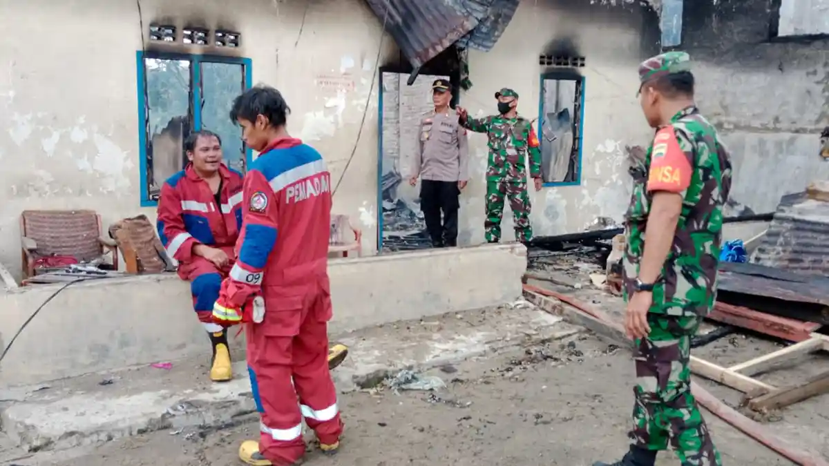 6 Rumah di Desa Sibuntuon Kebakaran, Harta Pemilik Rumah Hangus tak Bersisa