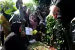 Pemakaman Korban Kecelakaan Bus di Subang