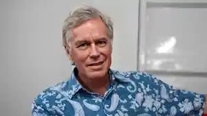 Peter-Brian-Ramsay-Carey-atau-Peter-Carey.jpg