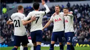 selebrasi-para-pemain-tottenham-hotspur-setelah-mencetak-gol-ke-gawang.jpg