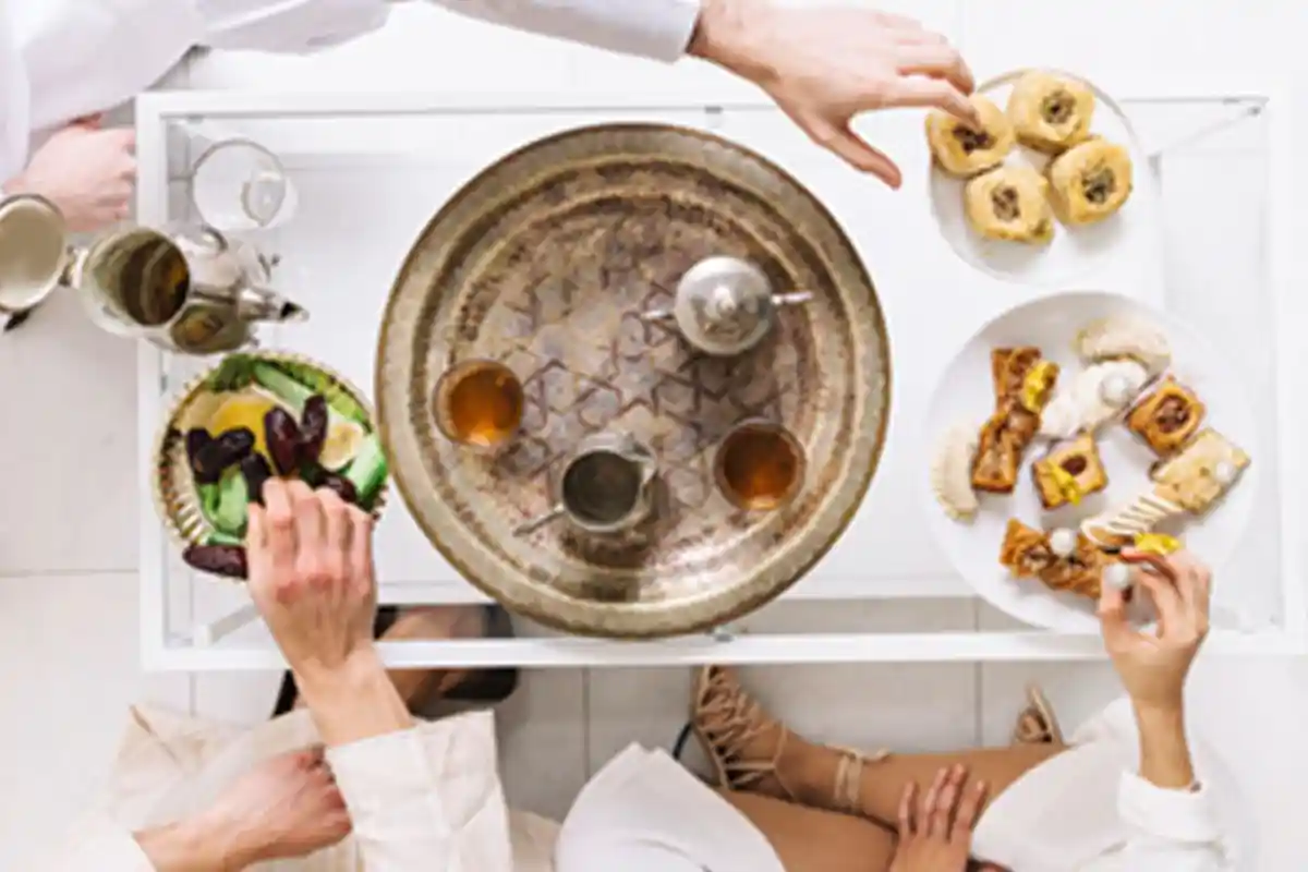 Cara dan Adab Nabi Berbuka Puasa Menurut Hadist, UAH Jelaskan Bukan Makan Kurma Dulu