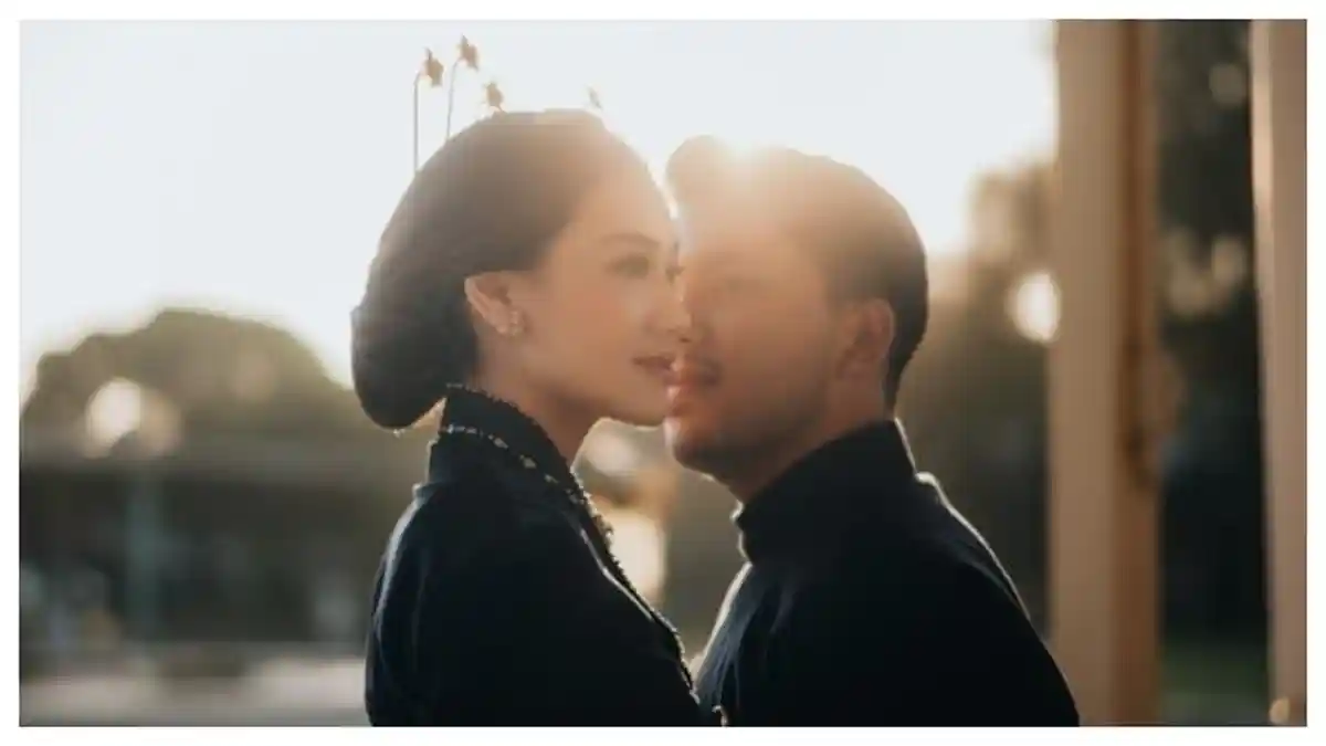 5 Potret Prewed Aaliyah Massaid dan Thoriq di Pura Mangkunegaran Solo, Bak Pasangan Bangsawan