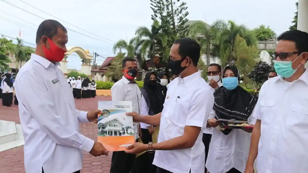 521 PNS Aceh Selatan Terima SK Kenaikan Pangkat   