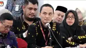 Ketua-Bawaslu-Sulteng-Nasrun-saat-membeberkansd.jpg
