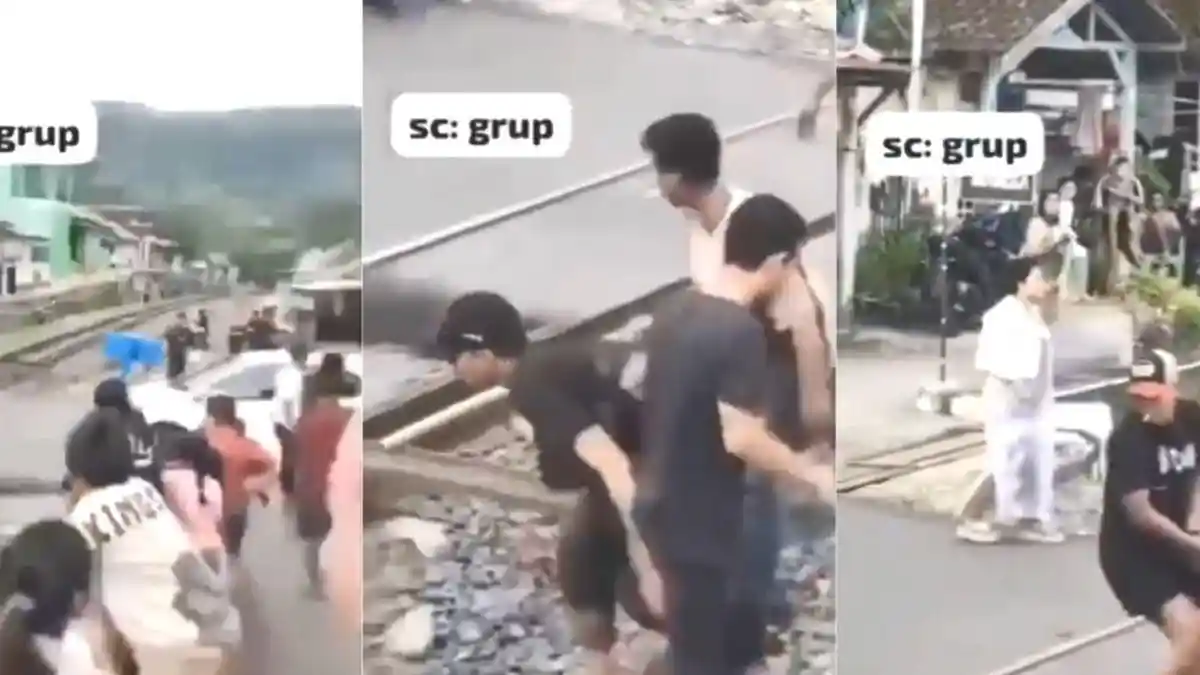 Viral Warga Blokir Perlintasan Kereta Api Setelah Ada Mobil Tertabrak