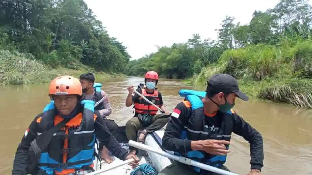 Hendak Mandi di Sungai, Lansia 77 Tahun Warga Pekalongan Malah Hanyut Terbawa Arus