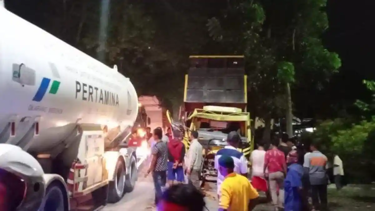 Bocah 6 Tahun Tewas jadi Korban Kecelakaan Maut Binjai-Langkat, 2 Truk Ringsek Tabrak Odong-odong