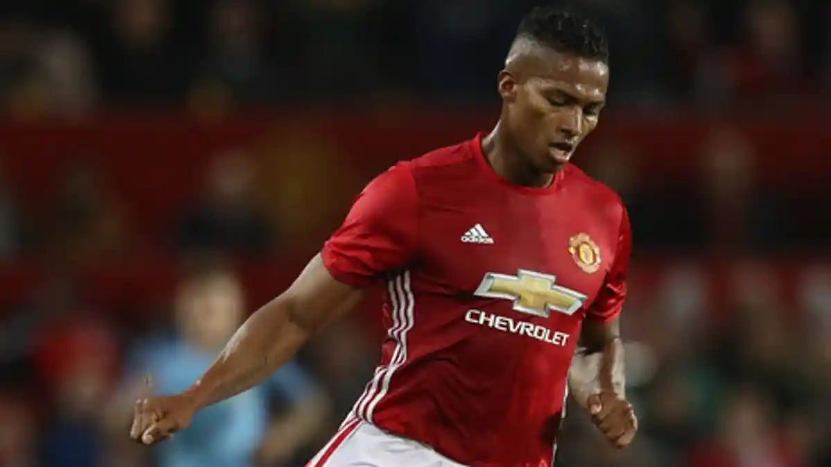 Antonio Valencia Bahagia Kontraknya di MU Diperpanjang