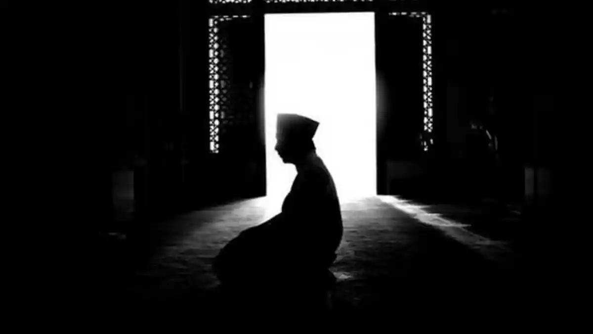 Berjamaah atau Sendirian, Begini Niat dan Tata Cara Salat Gerhana Bulan