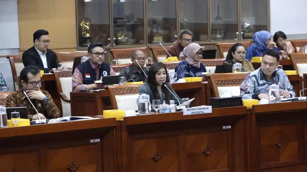 Anggota Komisi I DPR Minta Menkomdigi Dalami Modus Main Judi Online Pakai Pulsa