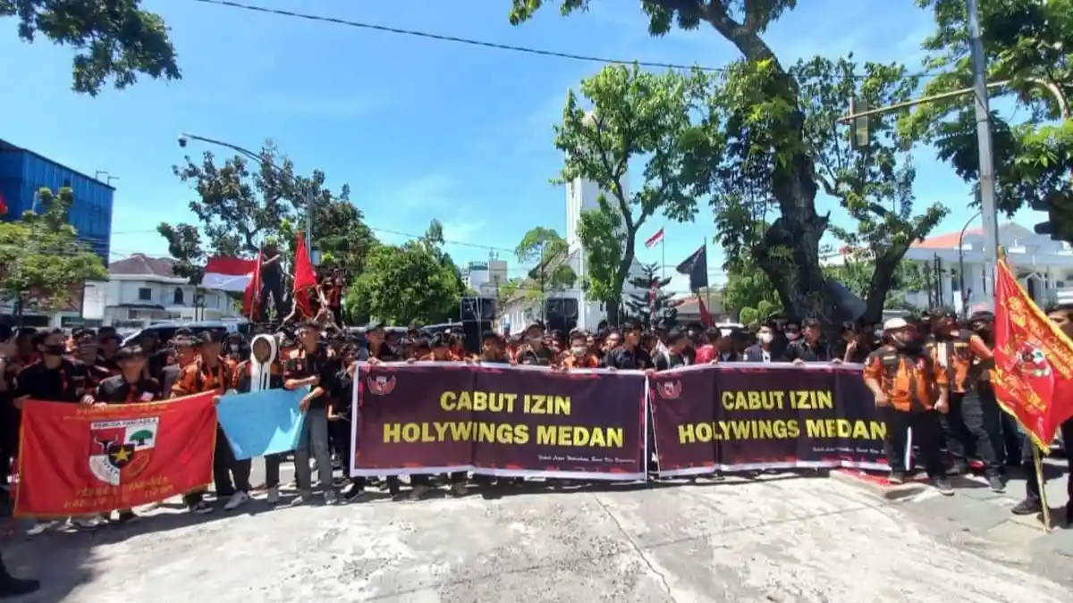 Sapma Pemuda Pancasila Sumut Geruduk Kantor Gubernur, Minta Izin Hollywings Dicabut