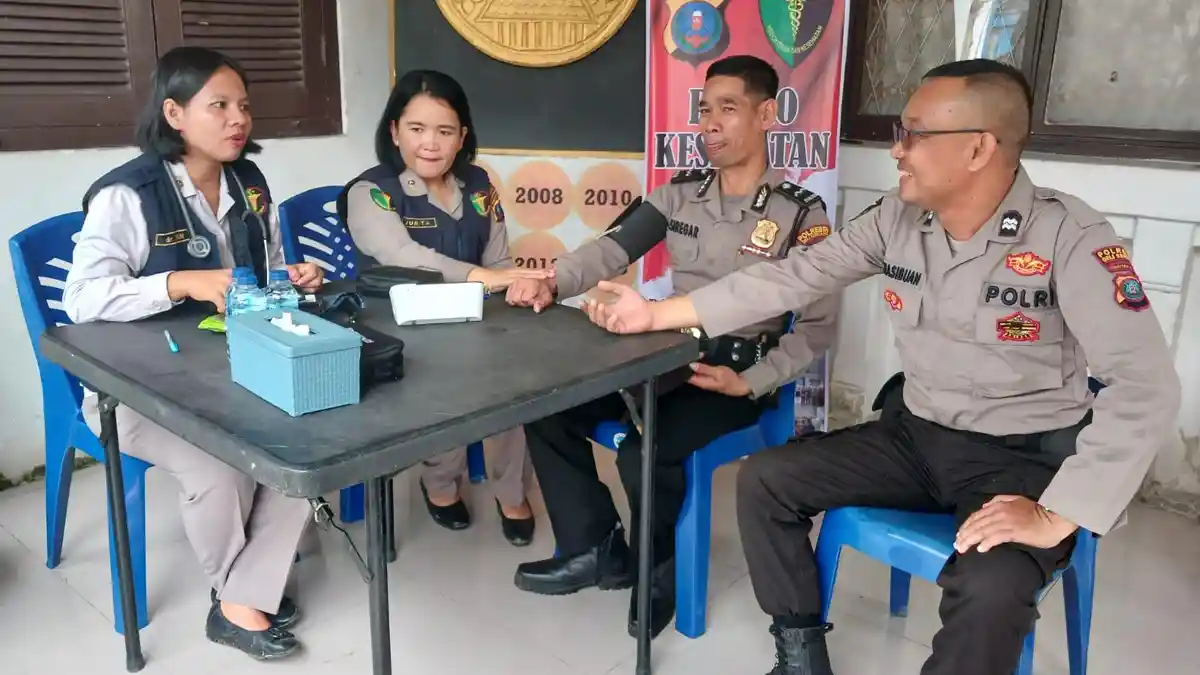 Tim Kesehatan Polda Sumut Siaga Dan Gerak Cepat Beri Pelayan Kepada Petugas Pam Pemilu