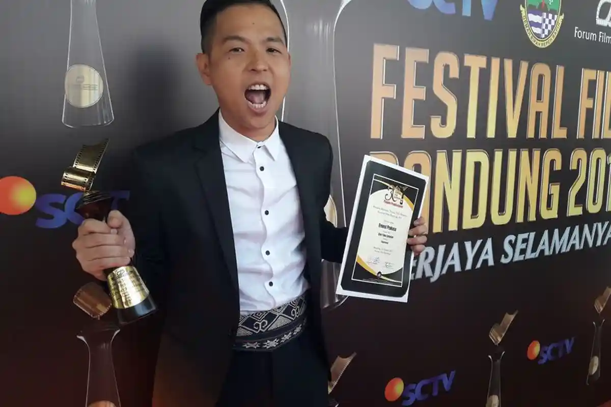 Ernest Prakasa Mengaku Merasa Terbebani dengan Kesuksesan Sebelumnya
