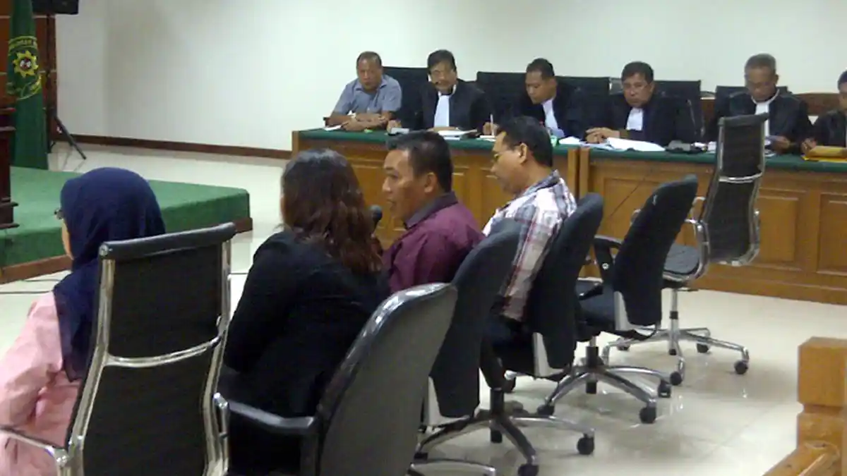 Dituntut Jaksa KPK 4 Tahun, Made Meregawa Bacakan Pembelaan