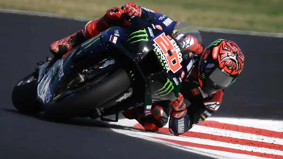 Dada Quartararo Terluka, Ritsleting Wearpack El Diablo Terbuka saat Kecelakaan di MotoGP Aragon