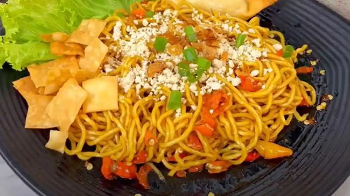 Resep Mie Gacoan ala Rumahan, Lengkap dengan Topping Ayam dan Minyak Ayam