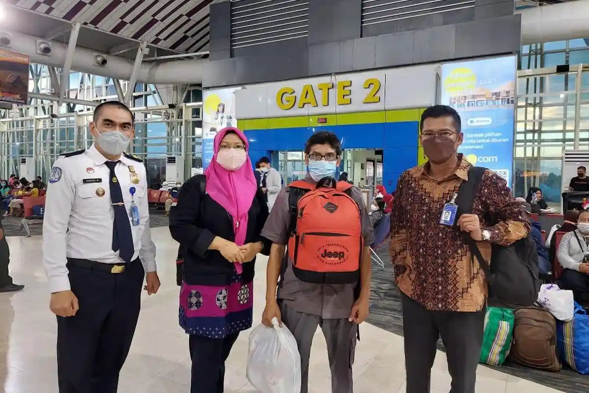 Menetap Ilegal, Imigrasi Makassar Deportasi Warga Negara Singapura