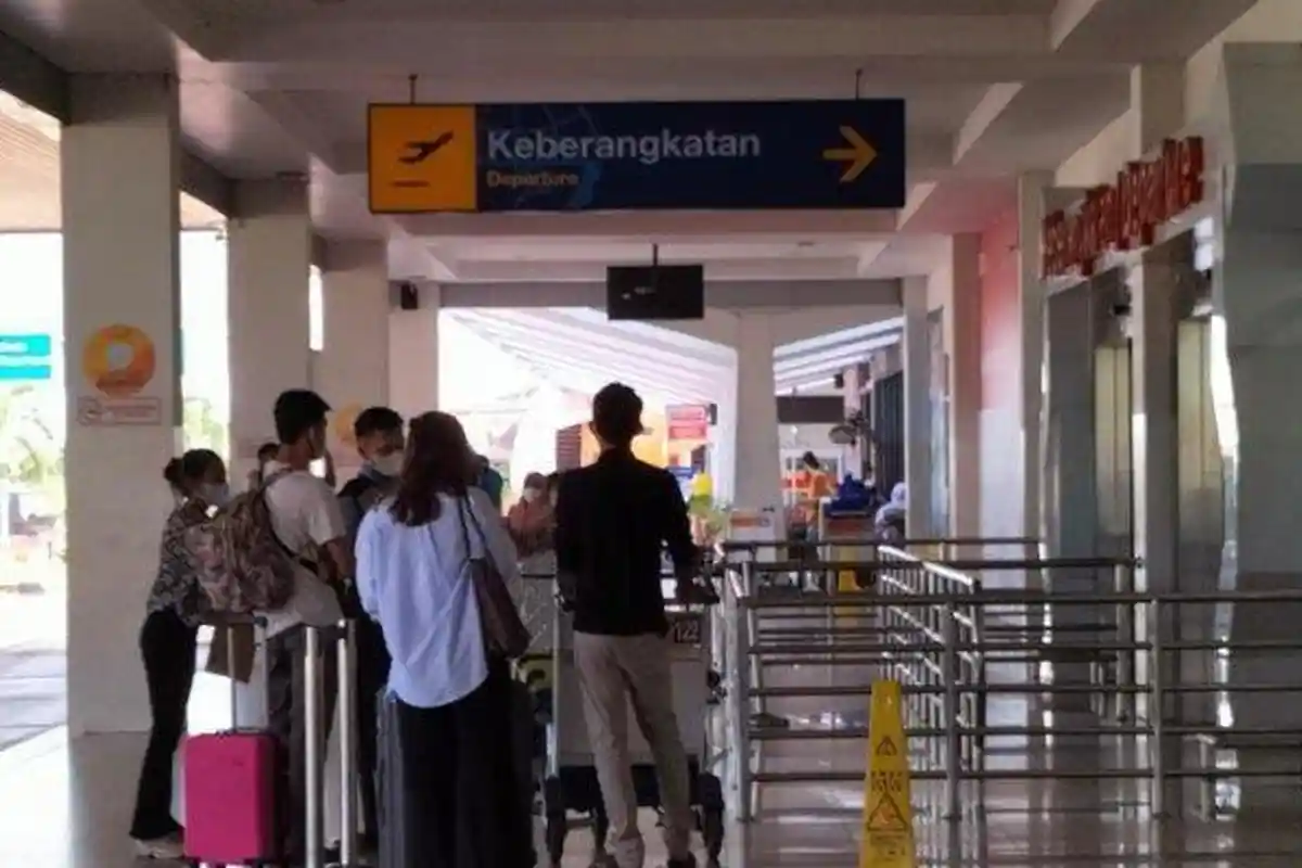 Tak Punya Uang Tapi Kangen Ibu di Kalimantan, Bocah 12 Tahun Nekat ke Bandara