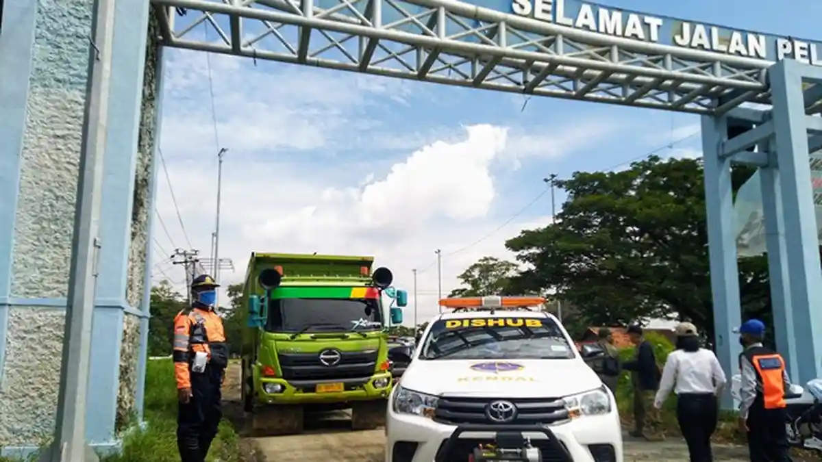 Kendaraan Masuk Pelabuhan Kendal Sudah Dipatok Retribusi, Ini Besarannya