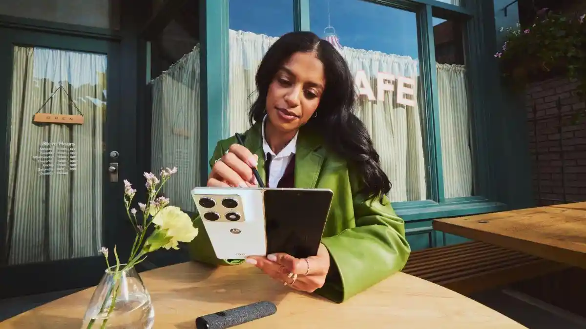 Motorola Pamerkan Perangkat Flagship Anyar Berbasis AI di Lenovo Tech World 2026