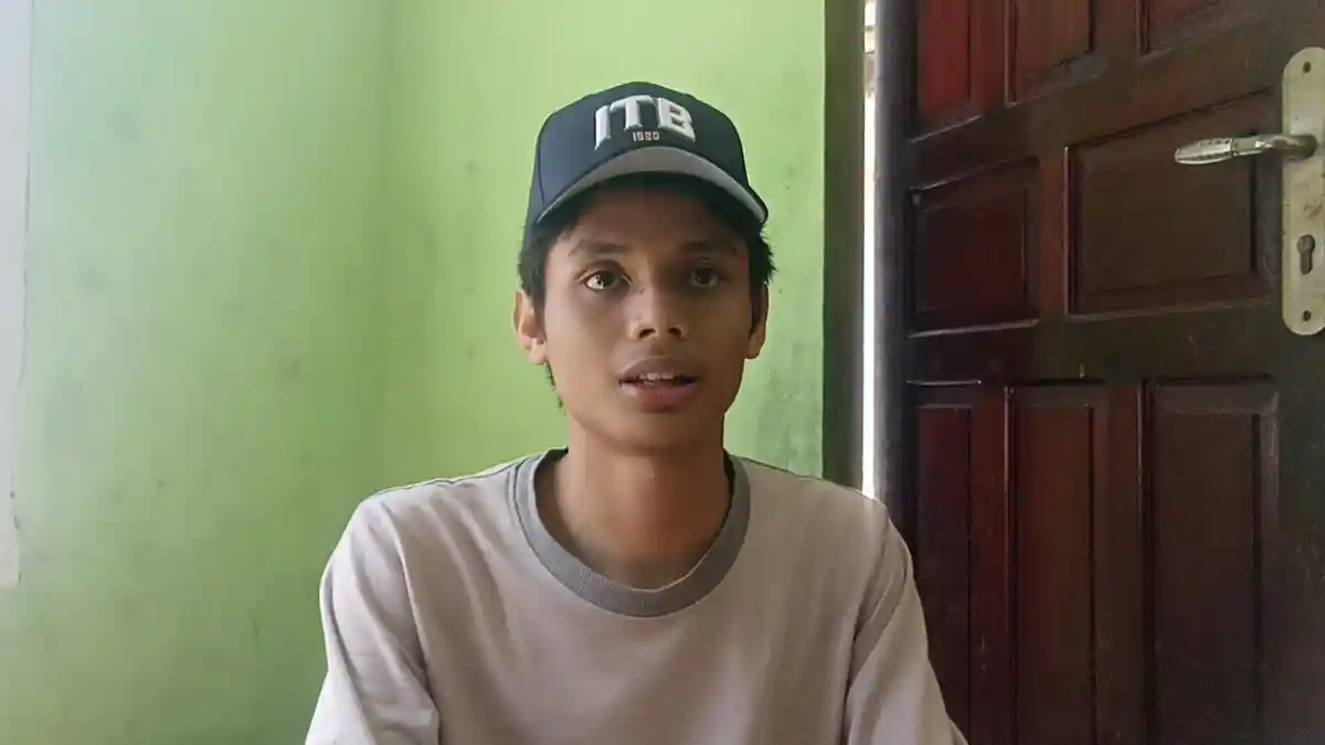 Terinspirasi dari BJ Habibie, Devit Febriansyah yang Lulus ITB Dijemput Rektor di Malalak Agam