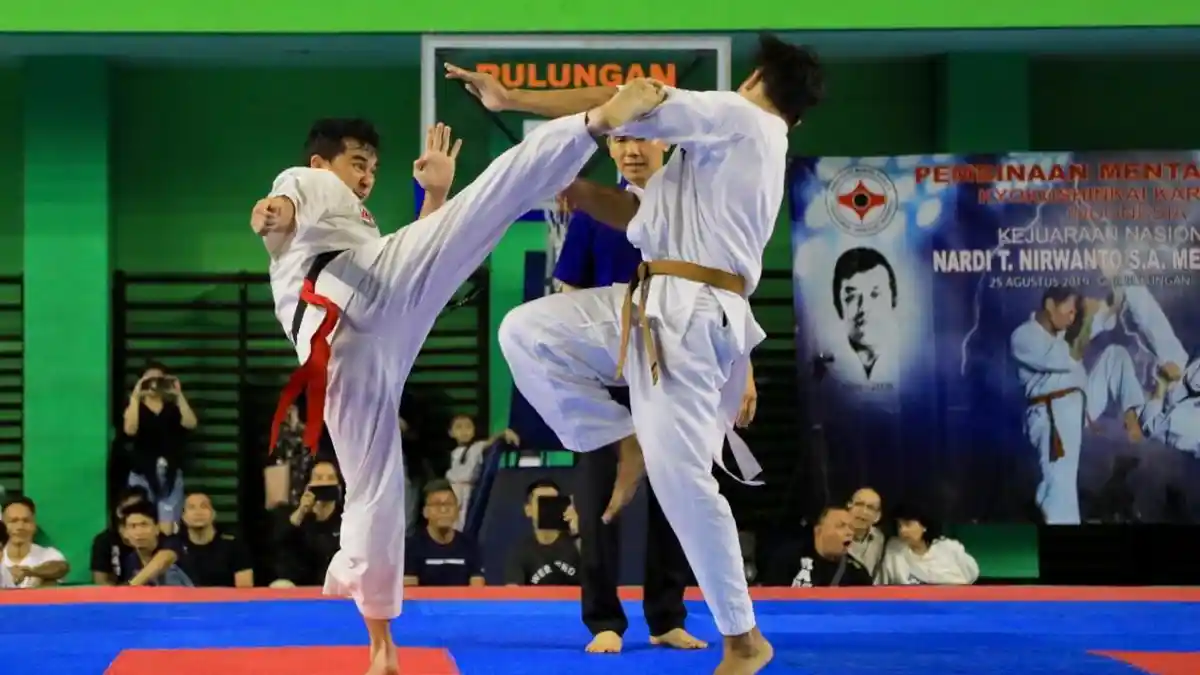 Atlet Karate Iran Pingsan Kena Tendang, Tapi Dapat Medali Emas di Olimpiade Tokyo Jepang
