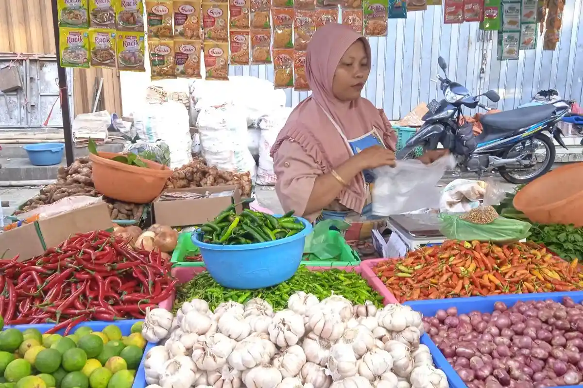 Jelang Ramadan, Harga Cabai Merah Sret di Jember Meroket, Cabai Rawit Juga Melonjak
